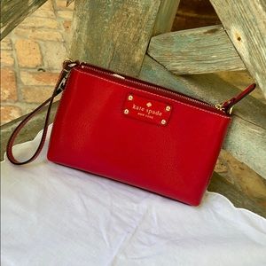 KATE SPADE
LINET WELLESLEY PILLBOX WRISLET